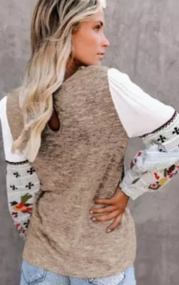 CLEARANCENew Boutique Khaki Printed Sleeve Sweater - Picture 4 of 5